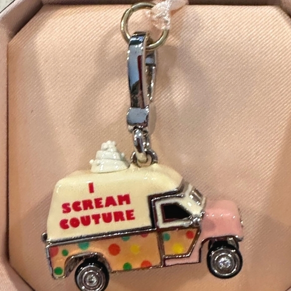 JUICY COUTURE ICE CREAM TRUCK - Picture 2 of 5